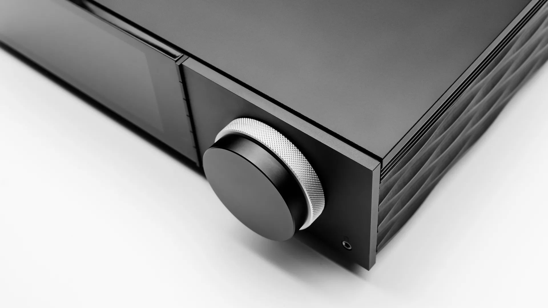 Vista del panel trasero con todas las conexiones del Cambridge AXA35